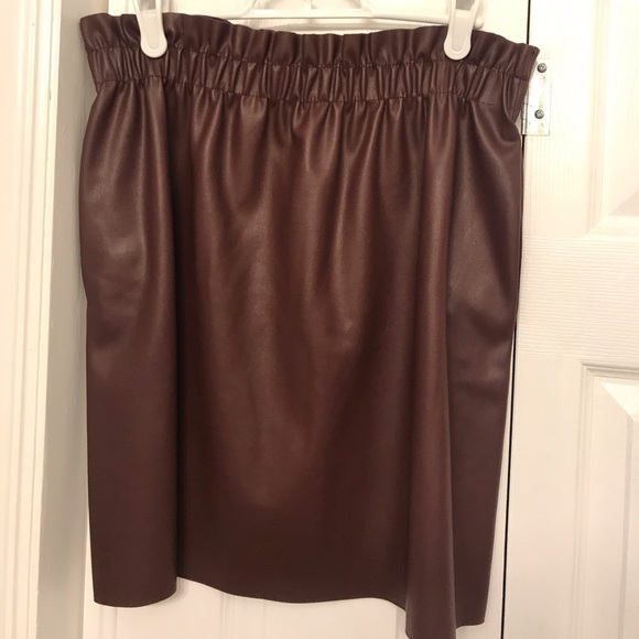 Skirts - Picture 3 of 4